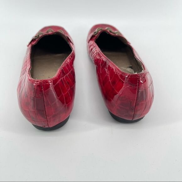 Vintage Vaneli Women’s Red Croco Textured Patent Leather Loafers Size 8.5M - Picture 6 of 16